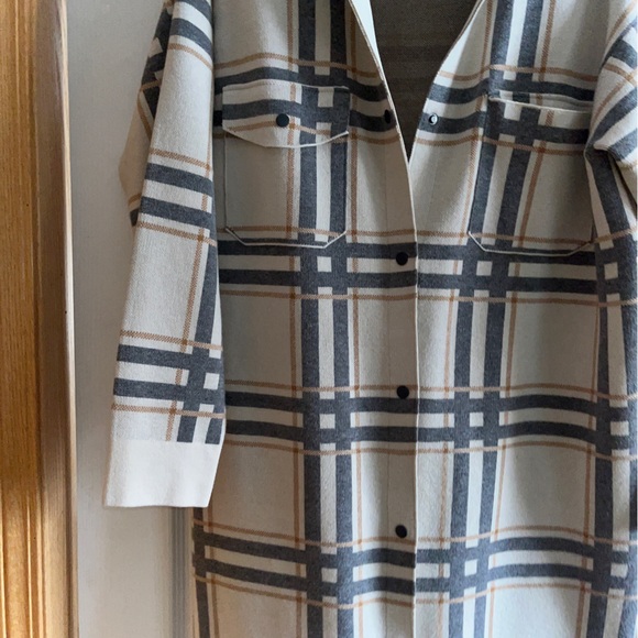 Plaid sweater style jacket. Made by YEST. - Picture 5 of 5